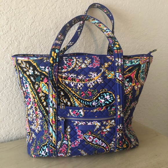 Vera Bradley Handbags - Vera Bradley Women’s Get Carried